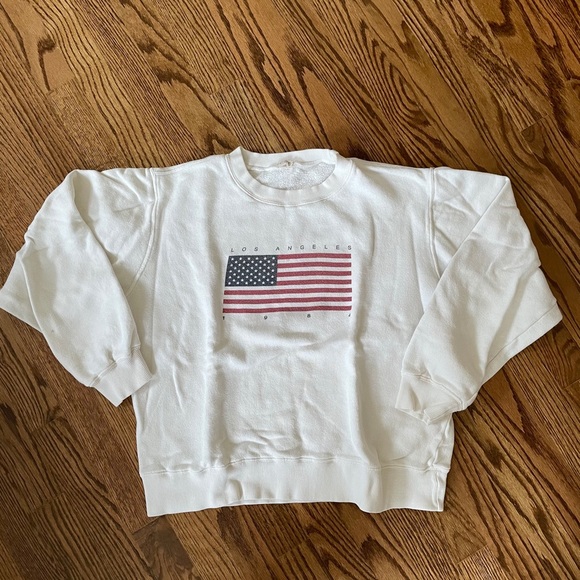 ⚡️RARE Brandy Melville Sweatshirt⚡️ - Picture 1 of 4